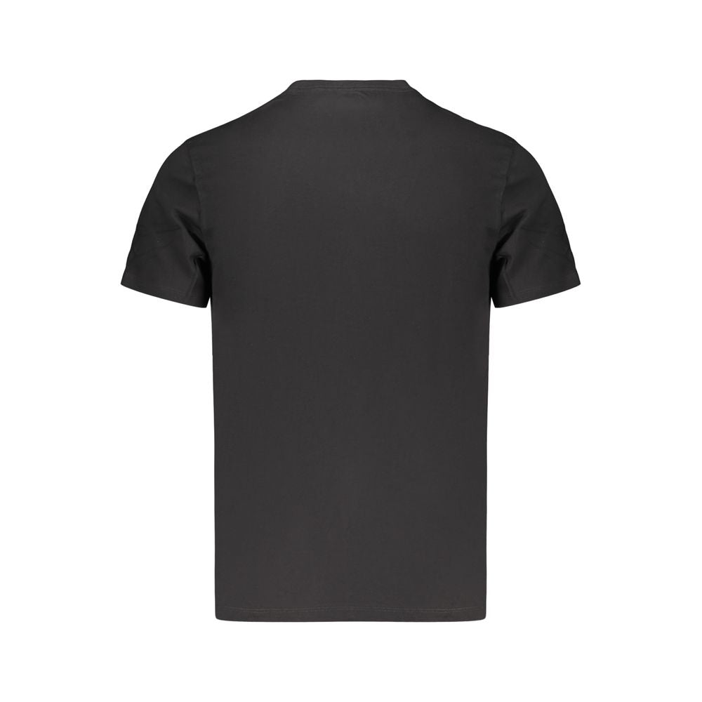 T-Shirt by Calvin Klein for men in cotton black & print features an edgy silhouette, meticulously detailed with a sophisticated and crew neckline for a truly edgy finish.