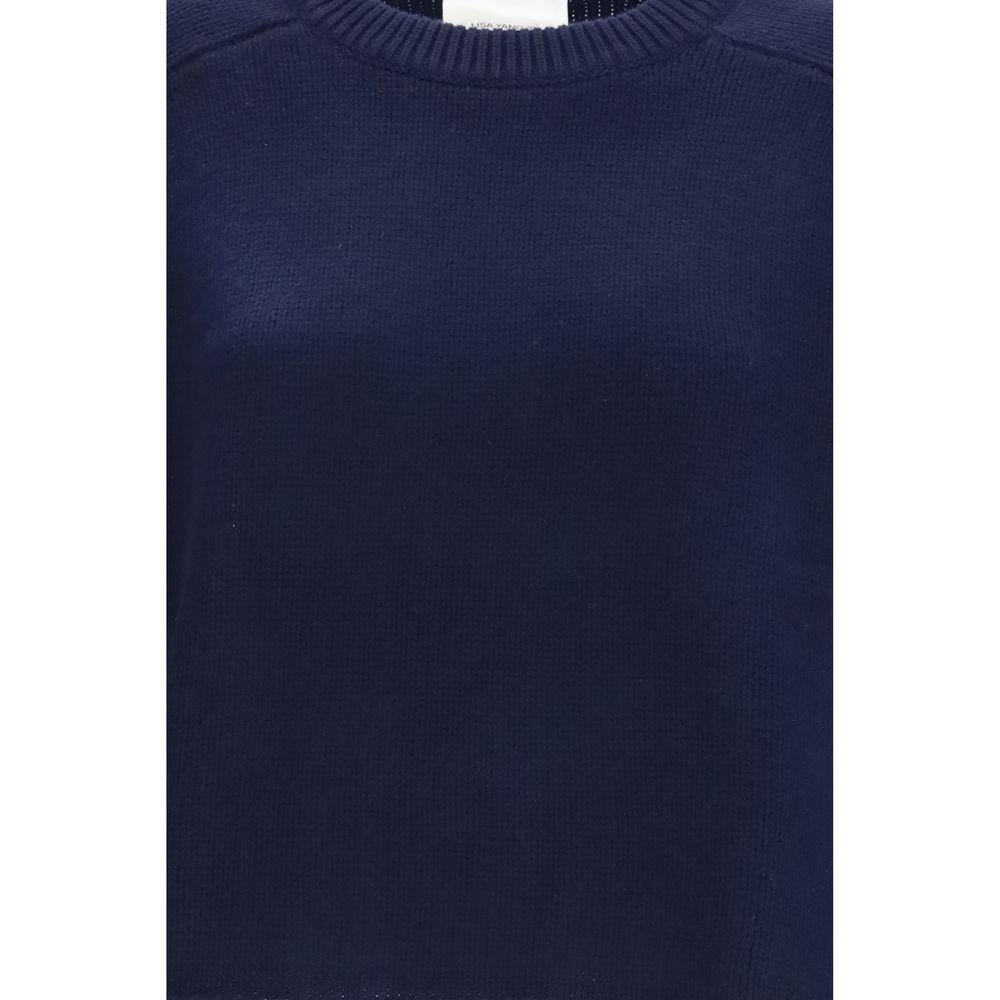 This Sweater by Lisa Yang for women in cashmere & capra leather blue presents a understated silhouette, featuring a sophisticated and for a understated finish.