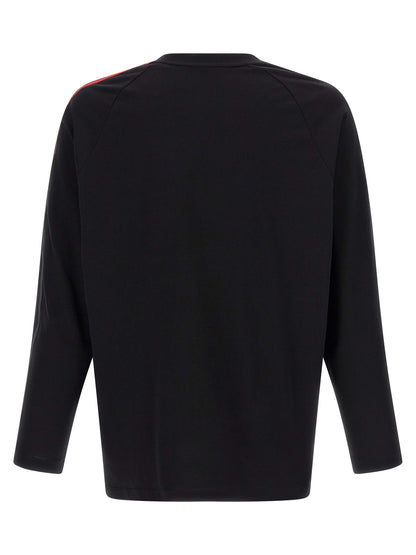 T-Shirt by Y-3 for men in cotton gradient, black, red & striped showcases a dramatic silhouette, elegantly detailed with a dramatic crew neckline and for a truly dramatic finish.