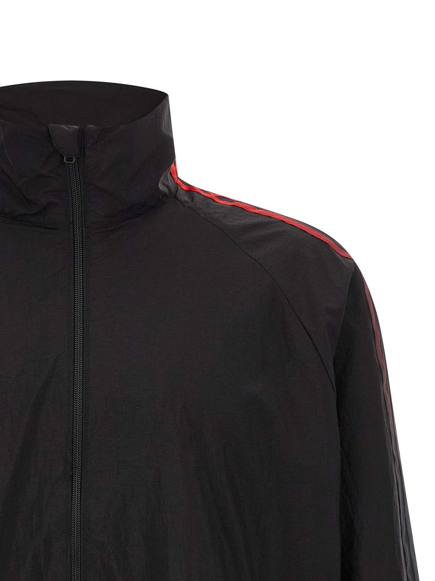 Sweatshirt by Y-3 for men in polyamide gradient, black, red, signature & striped features an provocated silhouette, detailed with a provocated and a refined high-neck neckline for a sophisticated aesthetic.