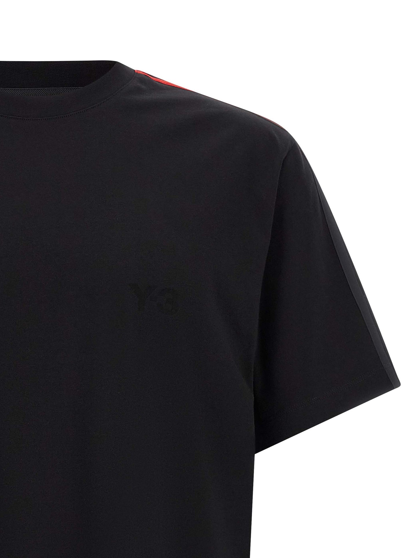 T-Shirt by Y-3 for men in cotton gradient, black, red & striped features an edgy silhouette, meticulously detailed with a sophisticated and for a truly edgy finish.
