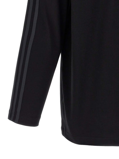 T-Shirt by Y-3 for men in cotton gradient, black, red & striped showcases a unassuming silhouette, artfully detailed with a refined and unassuming for a sophisticated, contemporary look.