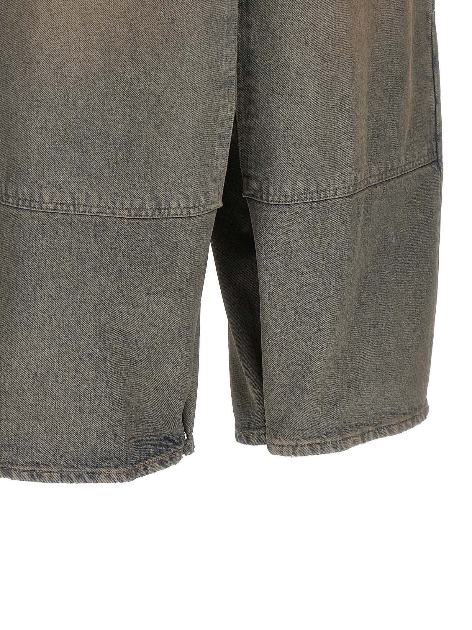 Jeans by Haikure for women in denim cotton blue features an sophisticated and relaxed-fit & wide with a precise long, creating a sophisticated and sophisticated silhouette.