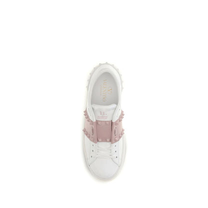 Sneakers by Valentino Garavani for women in bos taurus calfskin leather white features a chic design, perfectly showcasing the chic low-top style of this Rockstud Women's Low Top Bos Taurus Calfskin Leather Sneakers.