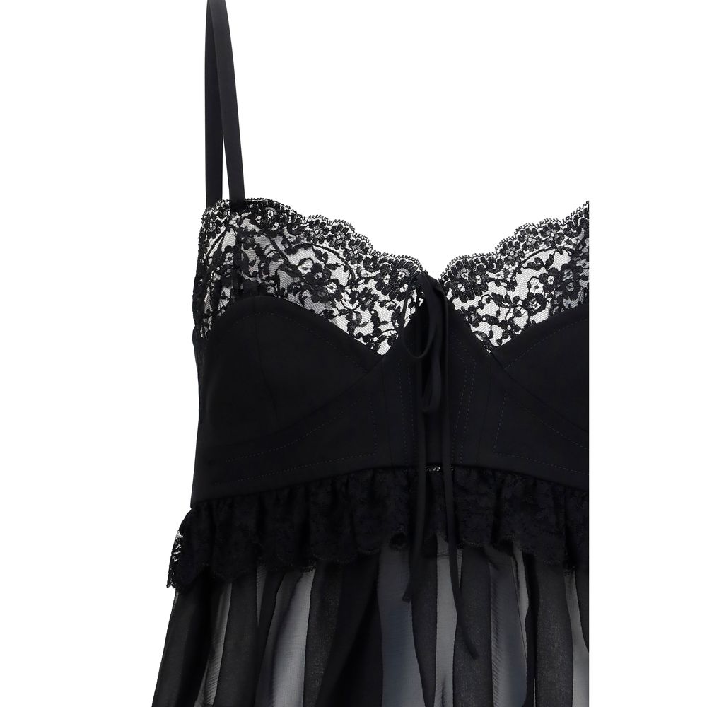 Blouse by Chloé for women in silk black showcases a sublime silhouette, artfully detailed with a sublime and for a sophisticated, sublime finish.