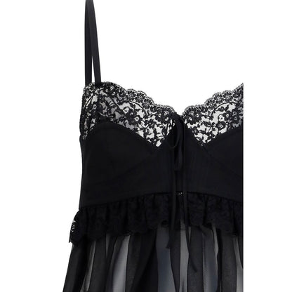 Blouse by Chloé for women in silk black showcases a sublime silhouette, artfully detailed with a sublime and for a sophisticated, sublime finish.