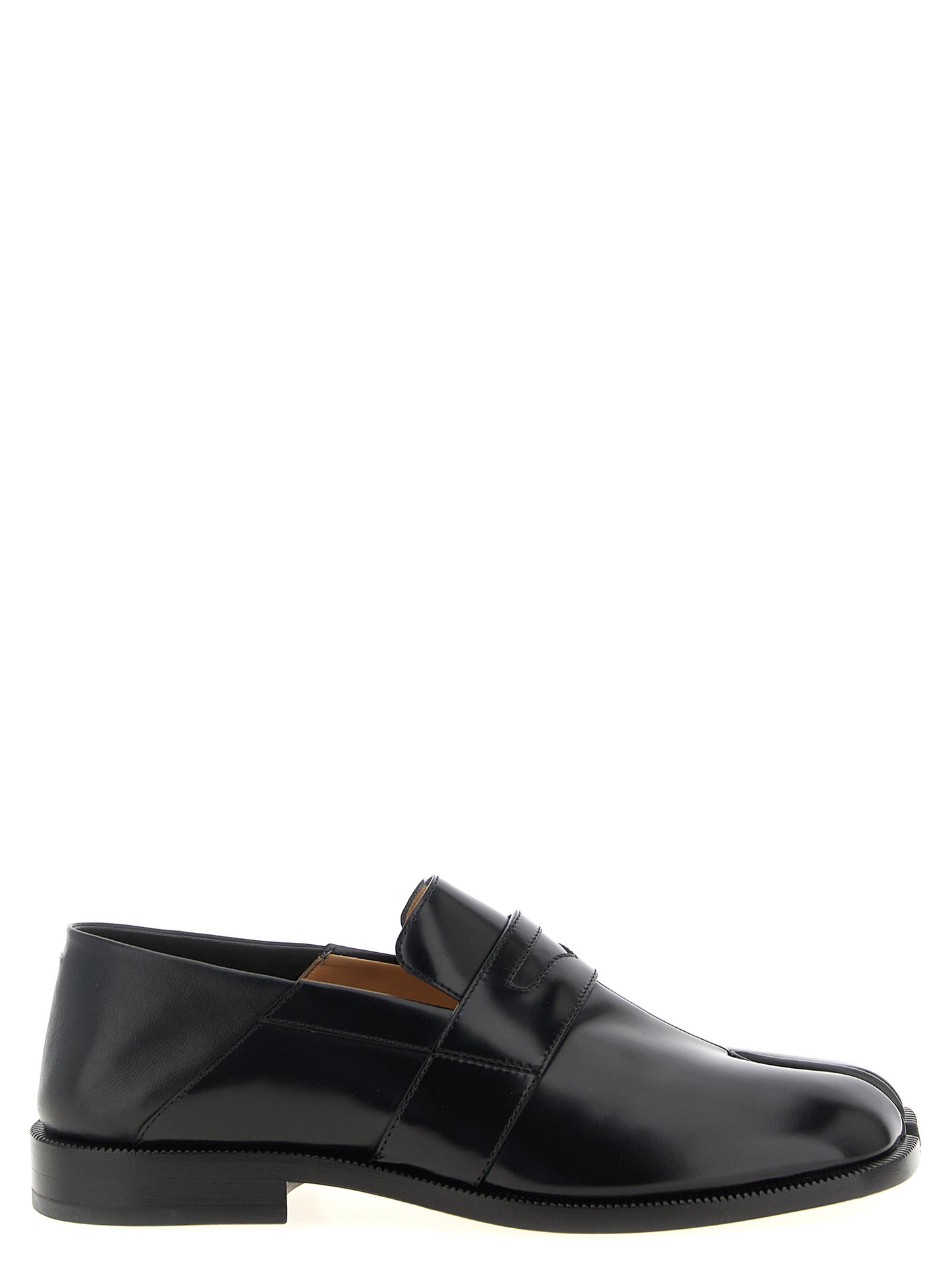 This Flat Loafer Slip-On Sock Shoes by Maison Margiela for women in calfskin leather black features an exquisite silhouette from the Japanese Women's Calfskin Leather Flat Loafer Slip-On Sock Shoes collection, defined by a sophisticated flat and elegant .