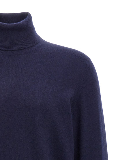 Cardigan by Brunello Cucinelli for men in cashmere blue features an crisp silhouette, showcasing a sophisticated and detail for a truly crisp finish.
