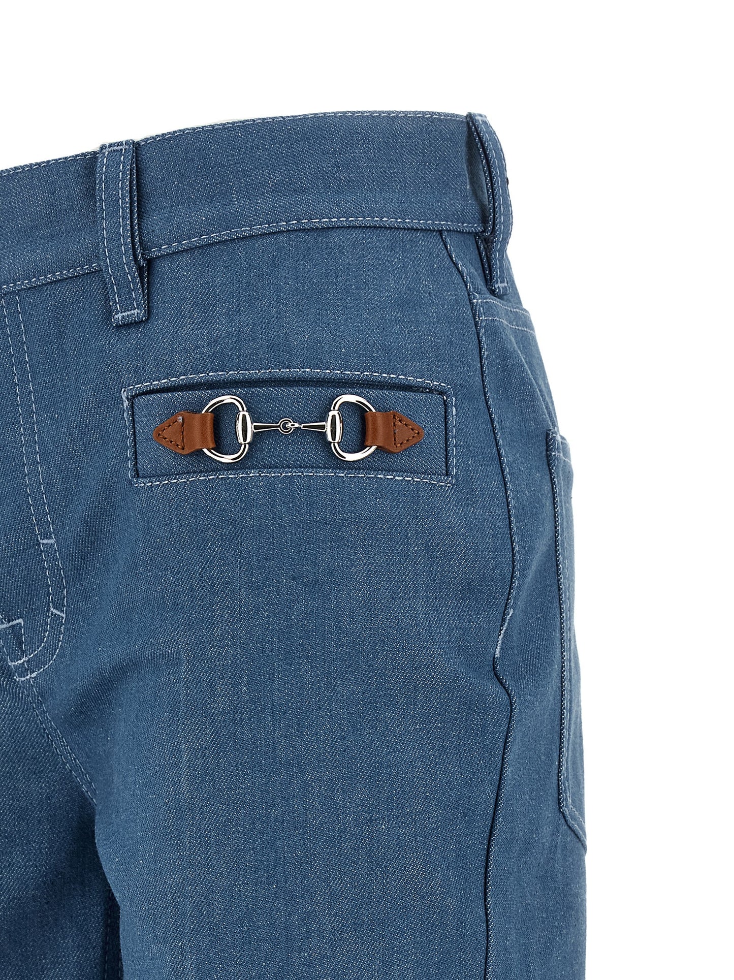 Jeans by Gucci for women in denim cotton light-blue presents a refined pantology silhouette, artfully defined by a refined pantology straight-leg & regular-fit, long, and a sophisticated .