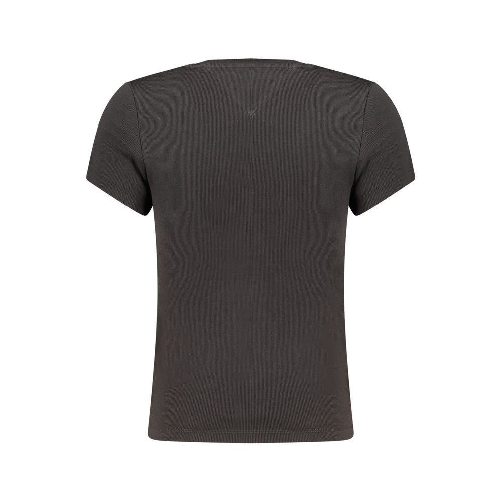 T-Shirt by Tommy Hilfiger for women in stretch cotton black & print showcases a dramatic silhouette, elegantly detailed with a dramatic crew neckline and for a truly dramatic finish.