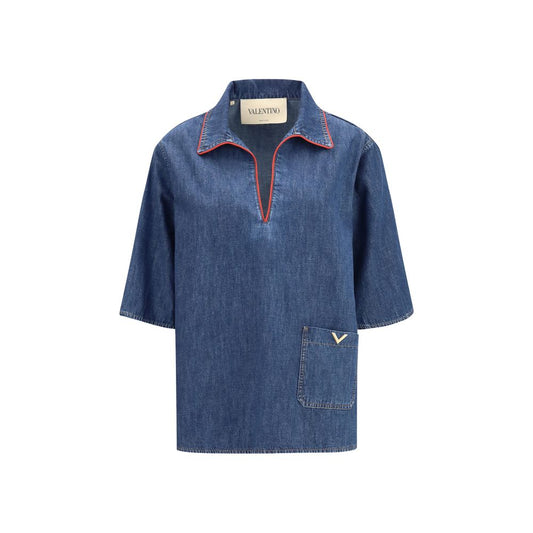 Shirt by Valentino Garavani for women in denim cotton blue, red & signature presents a discerning silhouette, showcasing a sophisticated v-neck neckline and short-sleeve for a truly discerning finish.