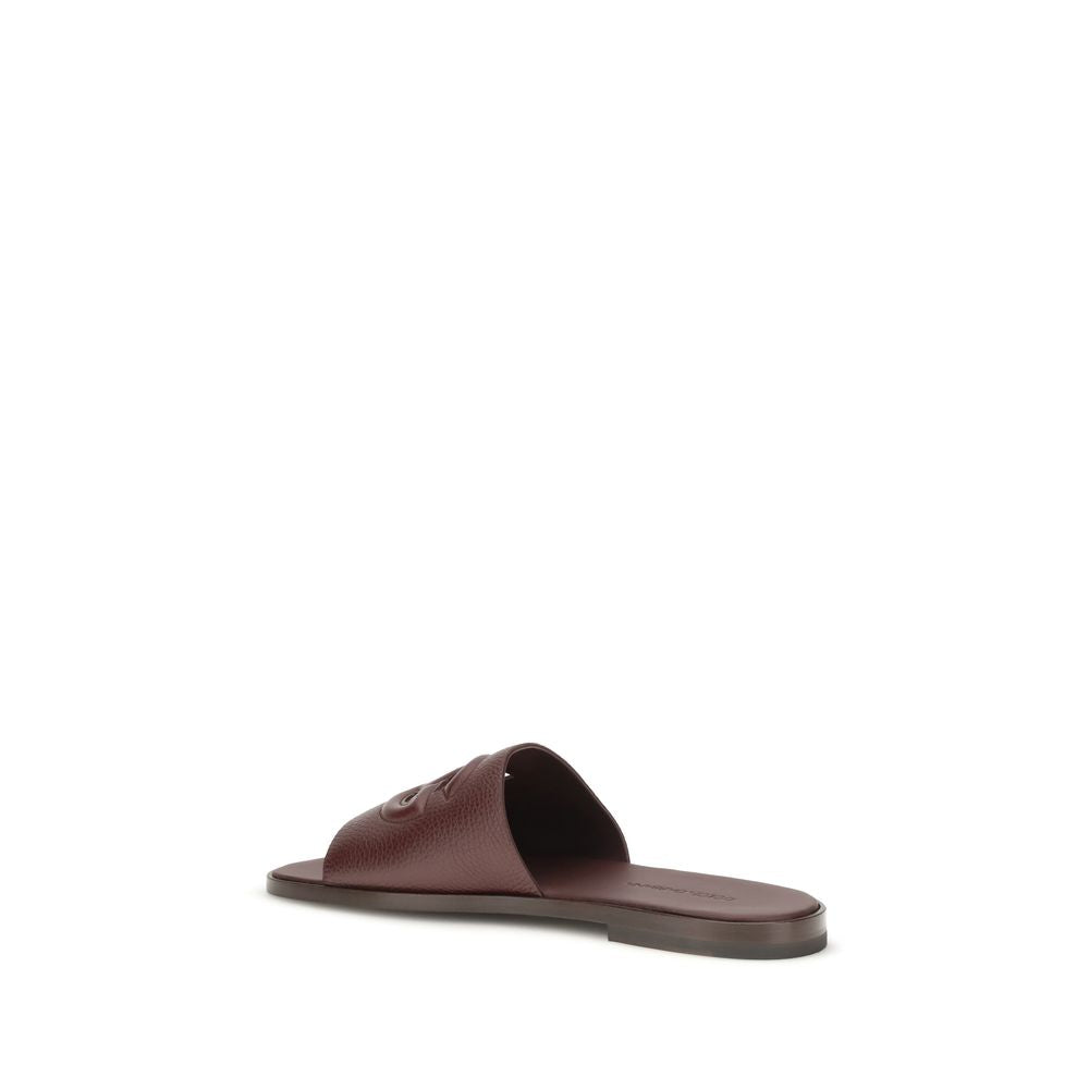 Flat Sandals by Dolce & Gabbana for men in bos taurus calf grained leather brown & signature features an effortlessly chic silhouette from the Men's Bos Taurus Calf Grained Leather Flat Sandals collection, showcasing a effortlessly chic flat and elegant .