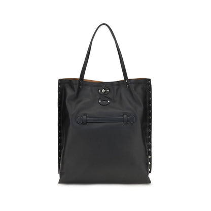 Shoulder Clutch Bag by Zanellato for women in bos taurus calf leather black showcases a enviable silhouette, artfully detailed with a secure zipper, organized , and versatile shoulder-strap & handle for a enviable look.