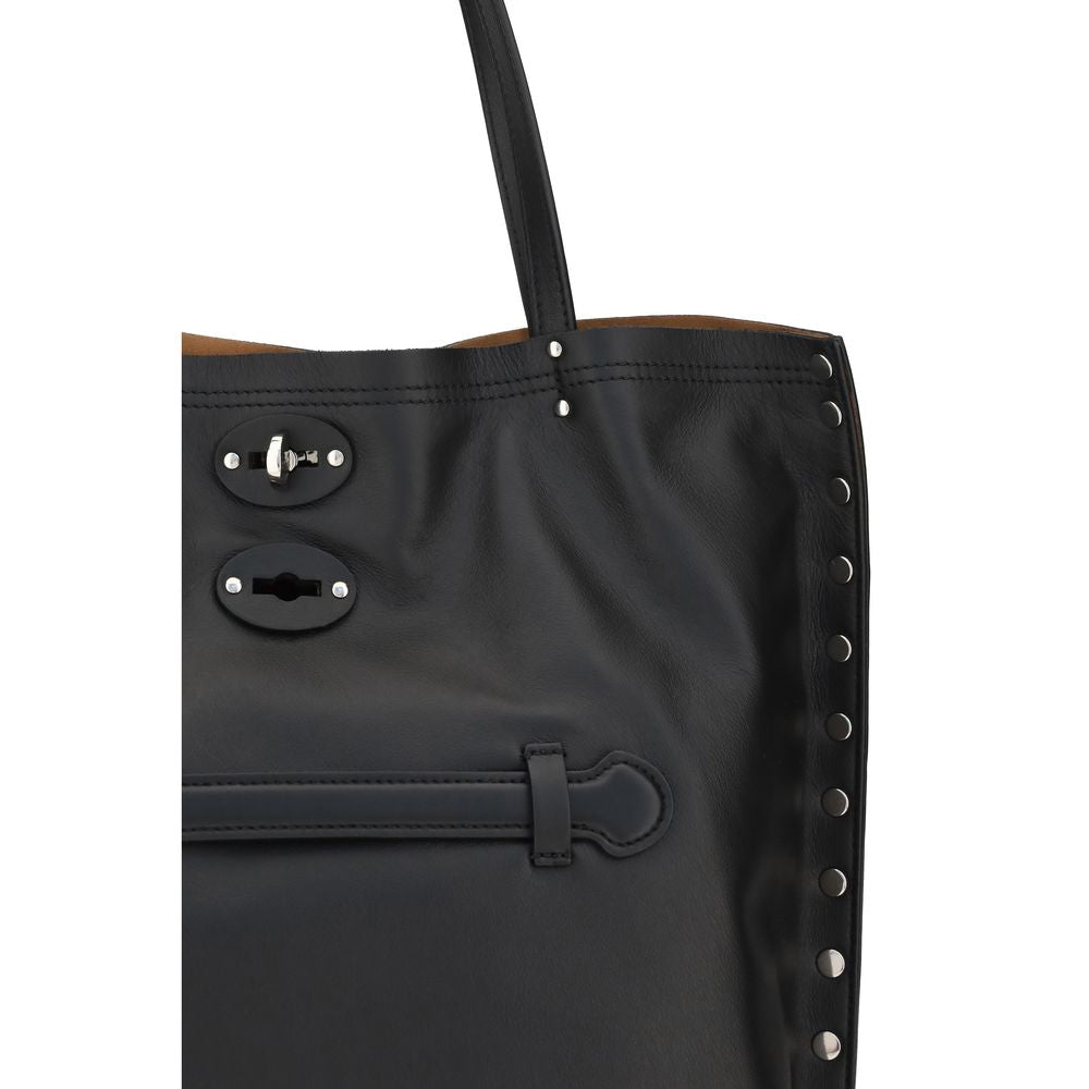 Shoulder Clutch Bag by Zanellato for women in bos taurus calf leather black features a enviable silhouette, showcasing a secure zipper, ample , and enviable shoulder-strap & handle for a enviable finish.