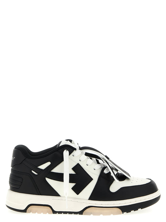 Sneakers by Off-White for men in calfskin leather bicolour, black, white & signature presents a sumptuous silhouette, artfully capturing the essence of the Men's Low Top Calfskin Leather Sneakers with its sumptuous low-top style design.