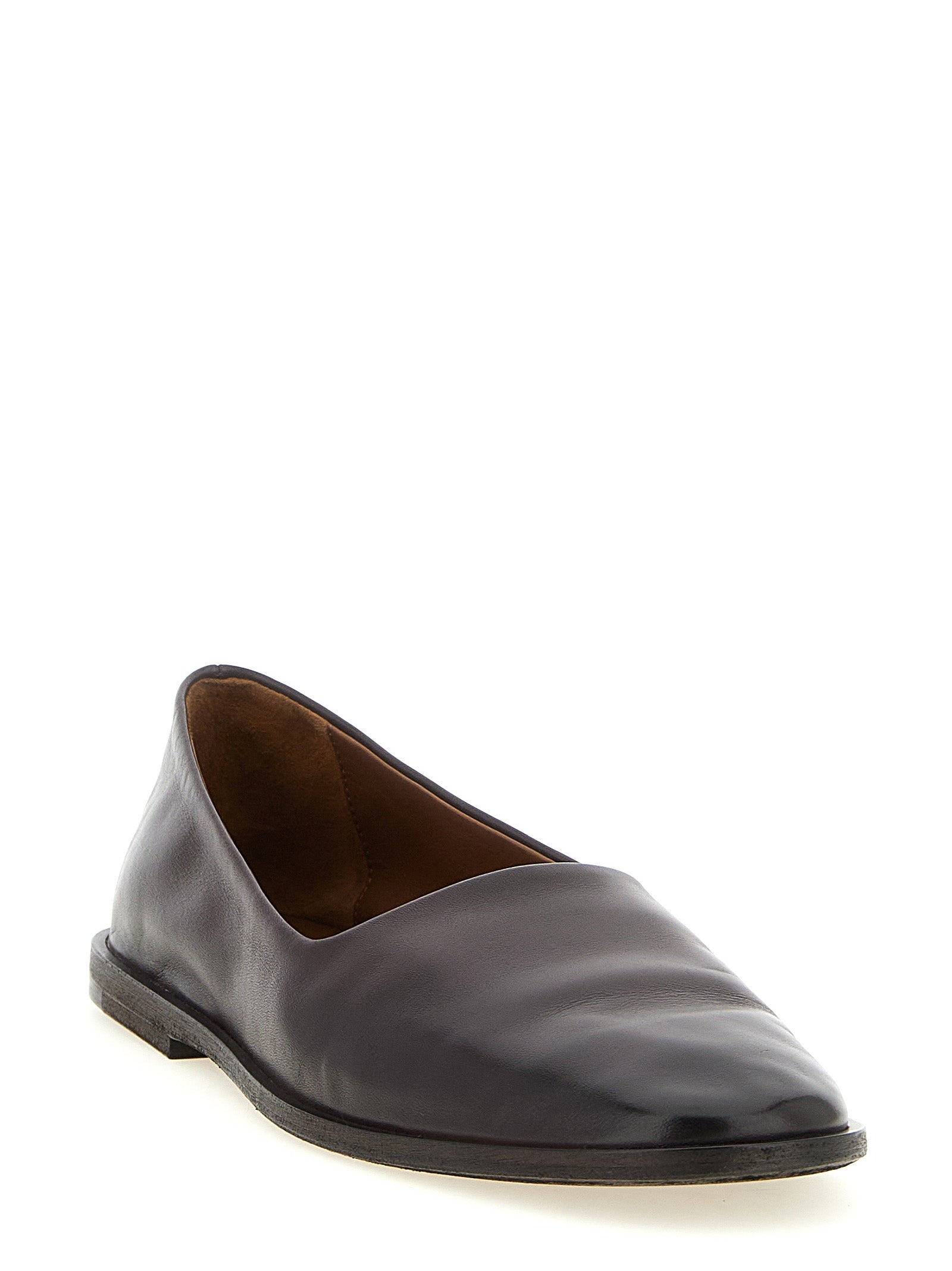 Ballet Slippers Flat Shoes by Marsell for women in calfskin leather brown features an captivating silhouette, showcasing the captivating style of the Women's Calfskin Leather Ballet Slippers Flat Shoes with its distinct and refined almond toe style.