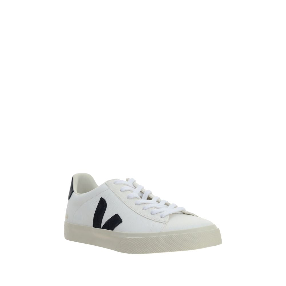 Sneakers by Veja for men in bos taurus calf leather white & signature features an timeless silhouette from the Men's Low Top Bos Taurus Calf Leather Sneakers collection, showcasing a signature low-top style with an timeless finish.