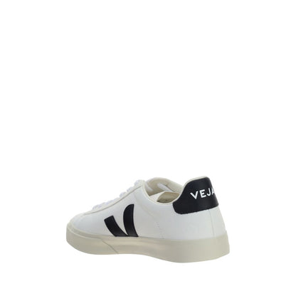 Sneakers by Veja for men in bos taurus calf leather white & signature features an versatile design from the Men's Low Top Bos Taurus Calf Leather Sneakers collection, highlighting a versatile low-top style for a premium, high-fashion look.