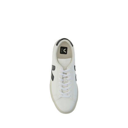 Sneakers by Veja for men in bos taurus calf leather white & signature presents a impeccable silhouette as Men's Low Top Bos Taurus Calf Leather Sneakers, expertly defined by a impeccable low-top style for a impeccable, high-fashion look.