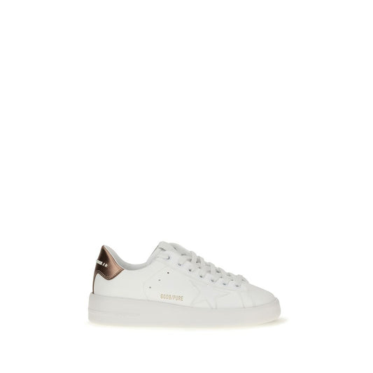 Sneakers by Golden Goose for women in bos taurus calf leather white features an fashionable silhouette, showcasing the premium Star Women's Low Top Bos Taurus Calf Leather Sneakers in a fashionable low-top style that offers a fashionable finish for refined style.