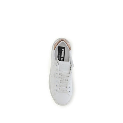 Sneakers by Golden Goose for women in bos taurus calf leather white features an timeless silhouette from the Star Women's Low Top Bos Taurus Calf Leather Sneakers collection, showcasing a signature low-top style with an timeless finish.