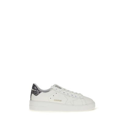 Sneakers by Golden Goose for women in bos taurus calf leather white presents a sumptuous silhouette, artfully capturing the essence of the Star Women's Low Top Bos Taurus Calf Leather Sneakers with its sumptuous low-top style design.