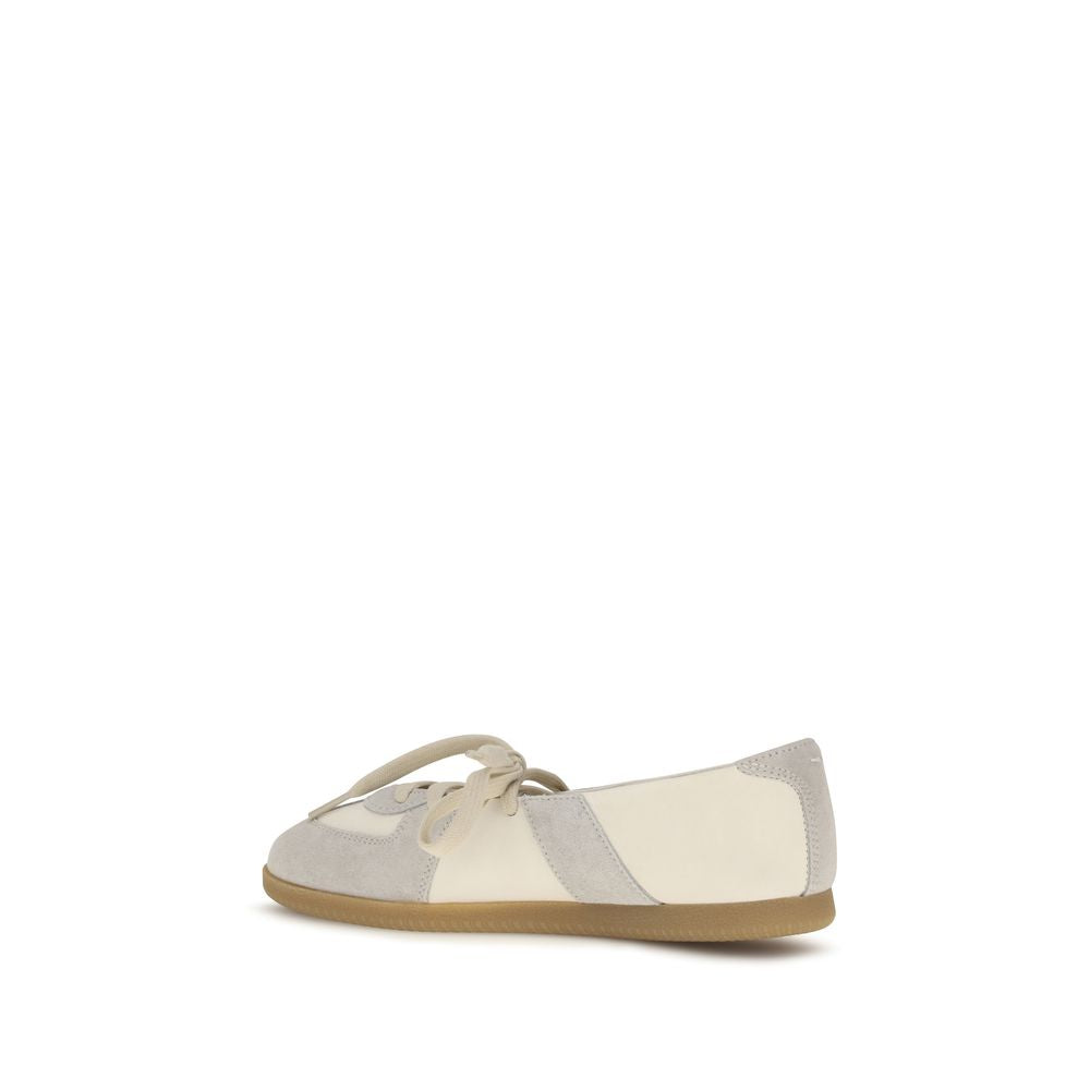 Ballet Flat Shoes by Maison Margiela for women in bos taurus calf leather beige features an captivating silhouette, showcasing the captivating style of the Women's Bos Taurus Calf Leather Ballet Flat Shoes with its distinct and refined .