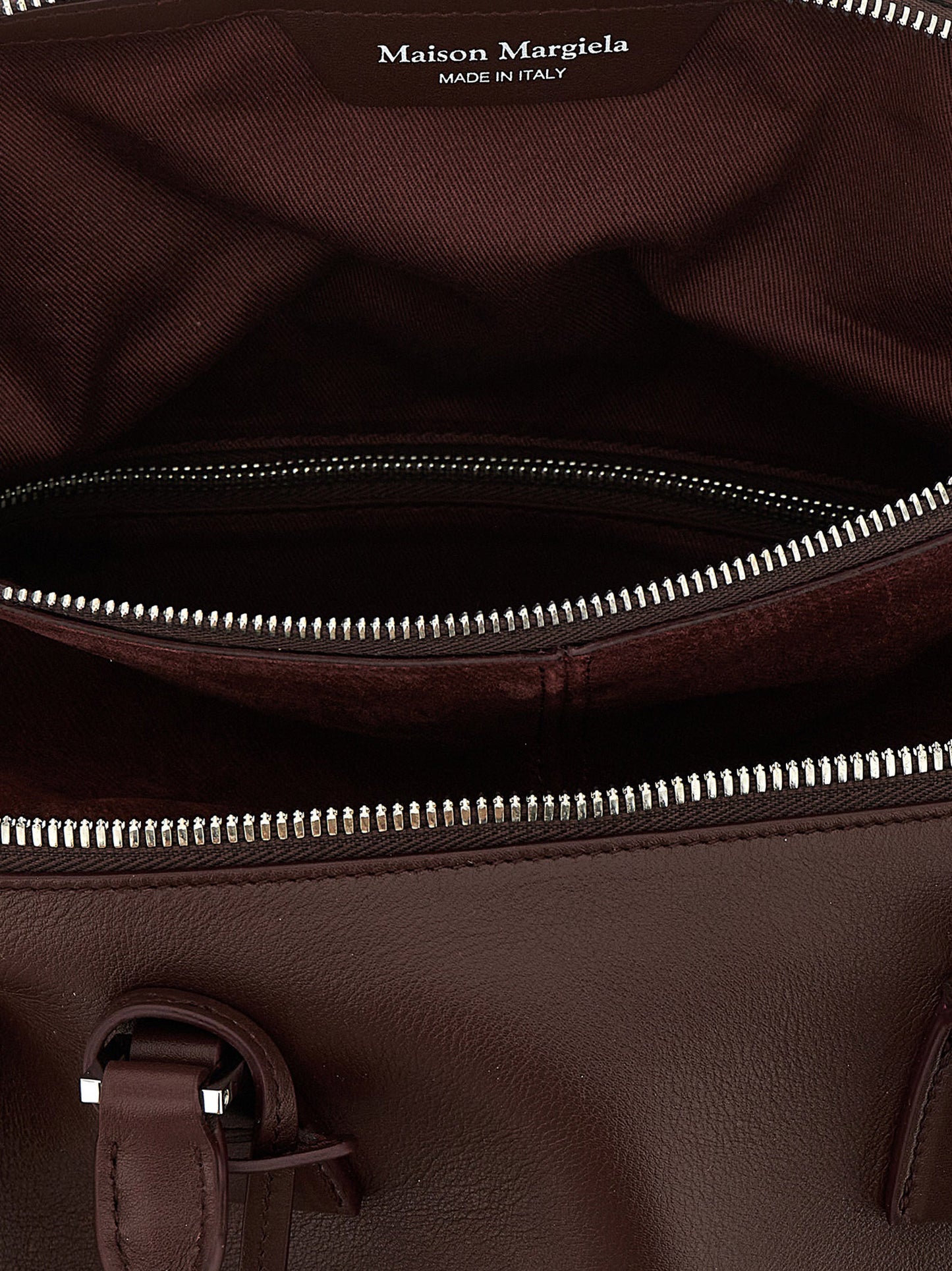 Medium Shoulder Bag by Maison Margiela for women in suede calfskin leather silver features a effortless chic silhouette with a secure , ample , and versatile shoulder-strap for a effortless chic finish.