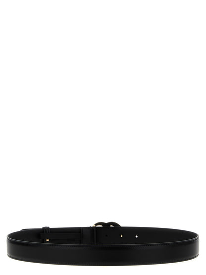 Belt by Gucci for women in plexiglass & calfskin leather black features a artisanal-chic design, artfully capturing the essence of the Gg Marmont Plexiglass & Calfskin Leather Belt with a artisanal-chic finish.