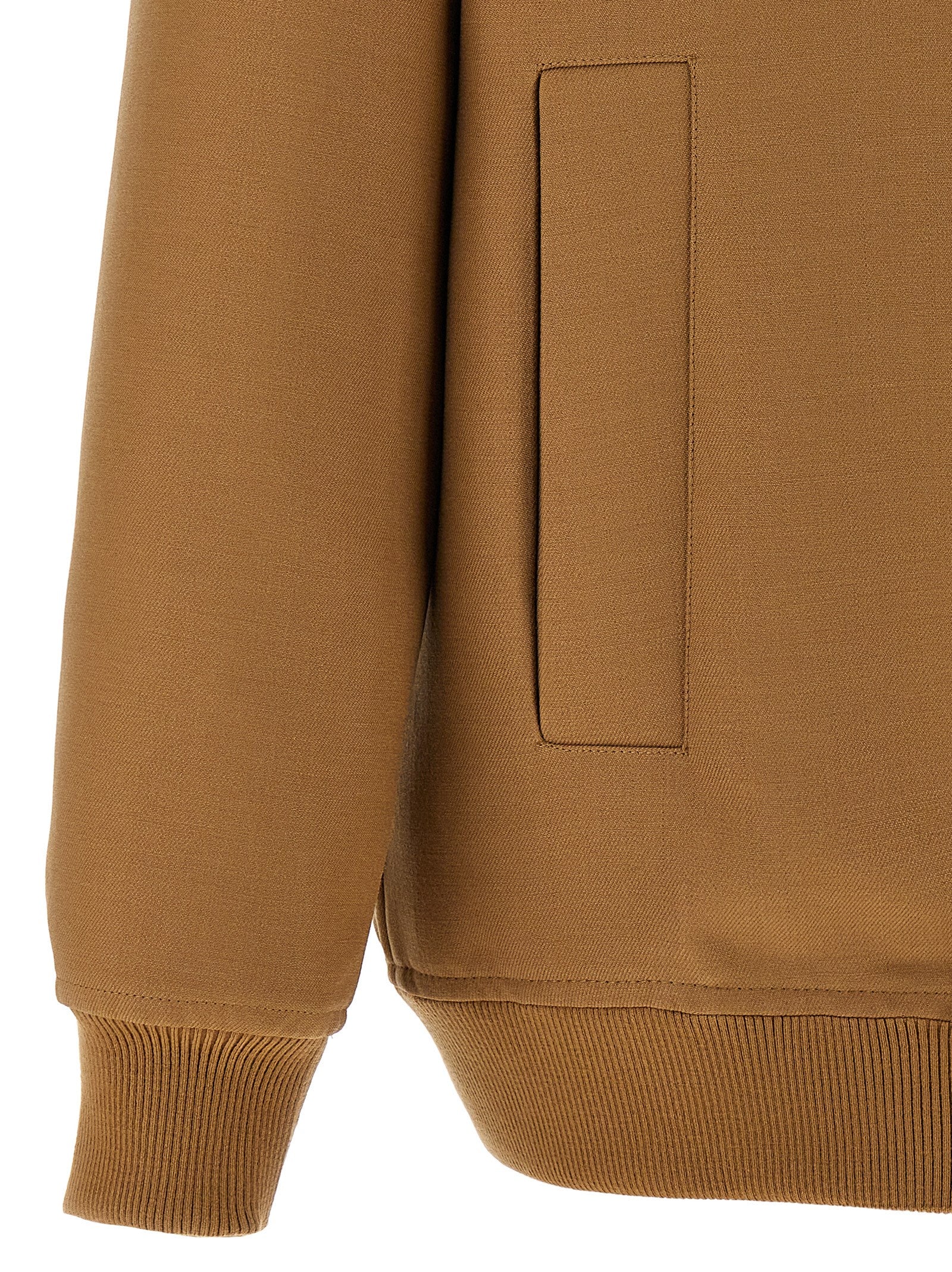 Overcoat by Gucci for men in wool & silk brown & monogram showcases a architectural silhouette, artfully detailed with a distinctive and functional pockets for a architectural finish.