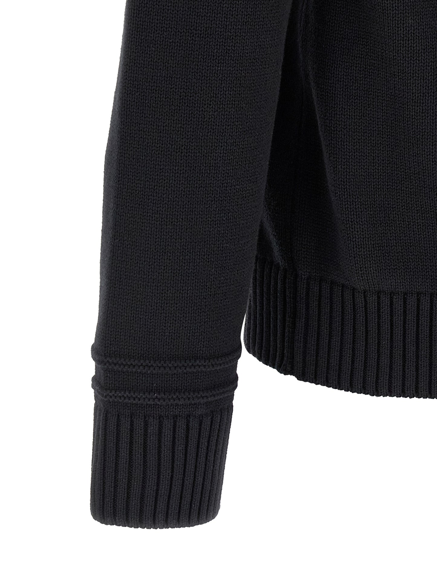 Cardigan by Gucci for men in wool cotton black features a dramatic silhouette, showcasing a sophisticated and dramatic detail for a timeless, premium look.