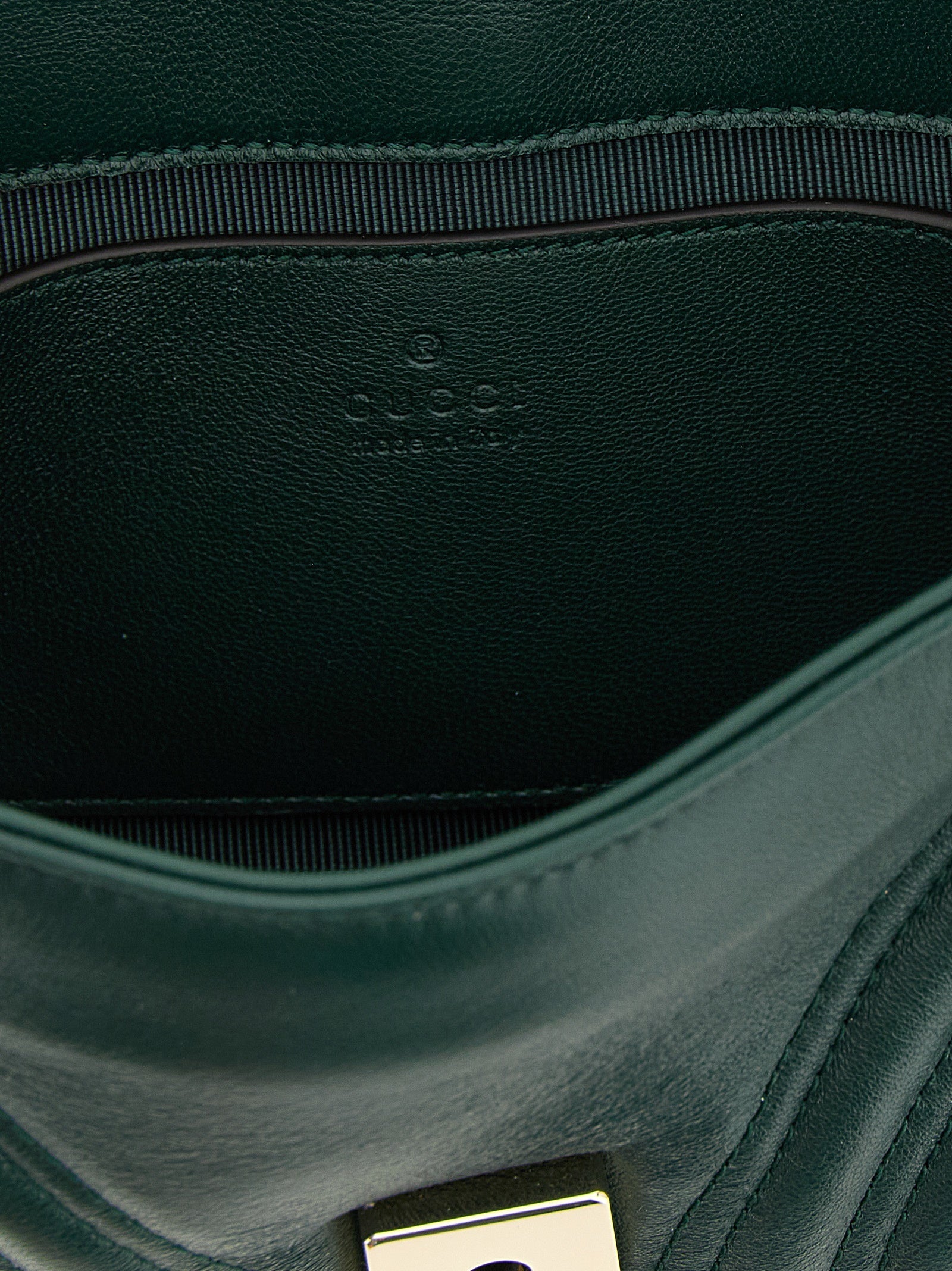 Small Shoulder Flap Bag by Gucci for women in viscose & lamb leather bicolour, green & chevron features a enviable silhouette, showcasing a secure flap & magnetic, ample , and enviable shoulder-strap for a enviable finish.