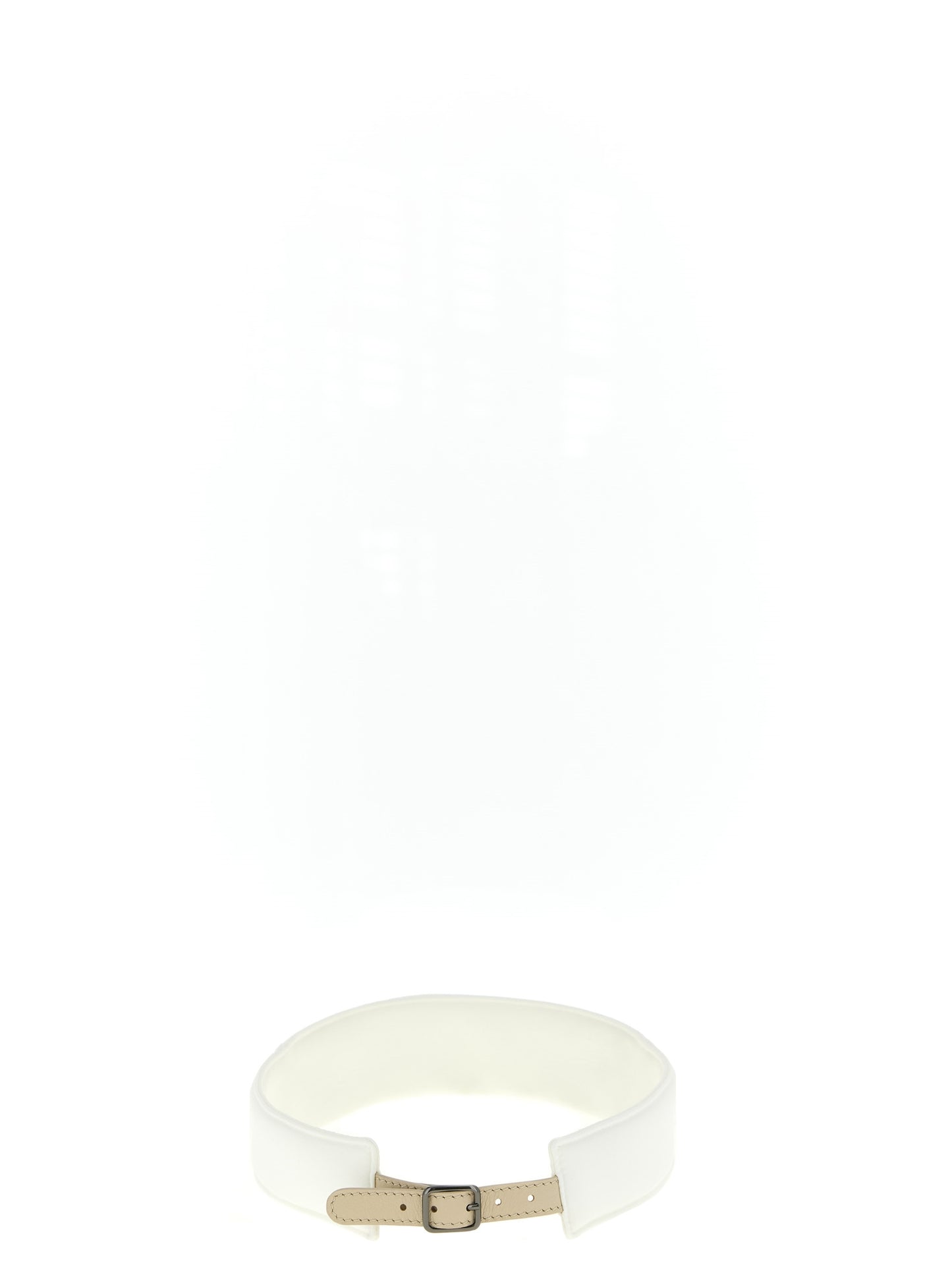 Baseball Cap by Brunello Cucinelli for women in polyester polyurethane leather white presents a statuesque silhouette, artfully capturing the essence of the statuesque Monile Polyester Polyurethane Leather Baseball Cap design for a sophisticated look.