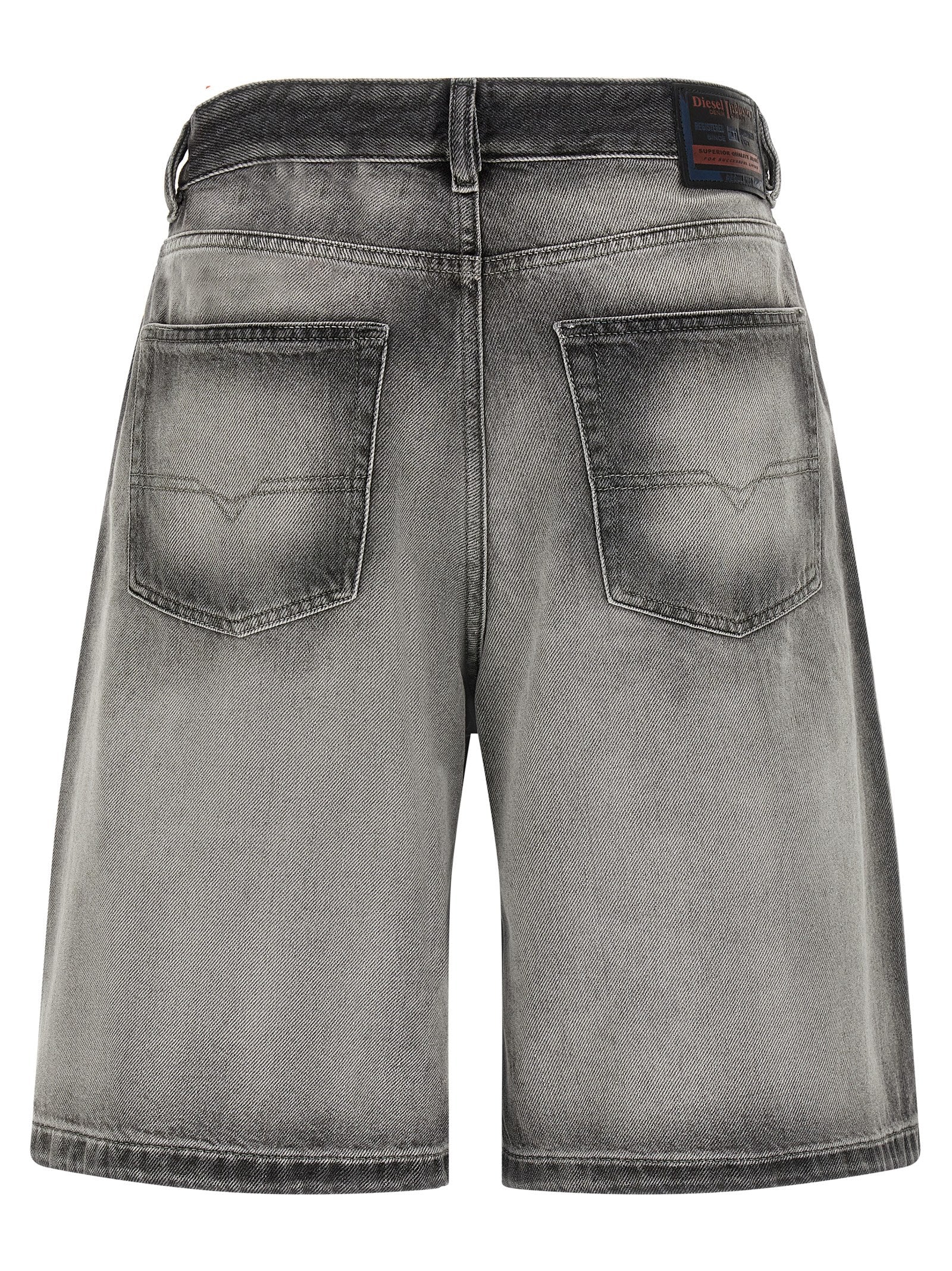 Denim Shorts by Diesel for women in lyocell & denim cotton gradient & gray features an effortlessly on trend silhouette, showcasing a effortlessly on trend regular-fit and short cut with a comfortable mid rise for a refined look.