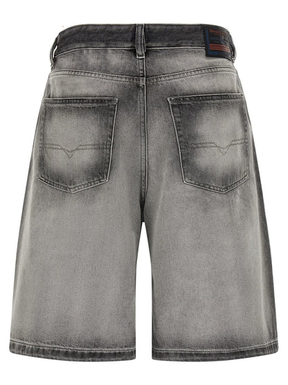 Denim Shorts by Diesel for women in lyocell & denim cotton gradient & gray features an effortlessly on trend silhouette, showcasing a effortlessly on trend regular-fit and short cut with a comfortable mid rise for a refined look.