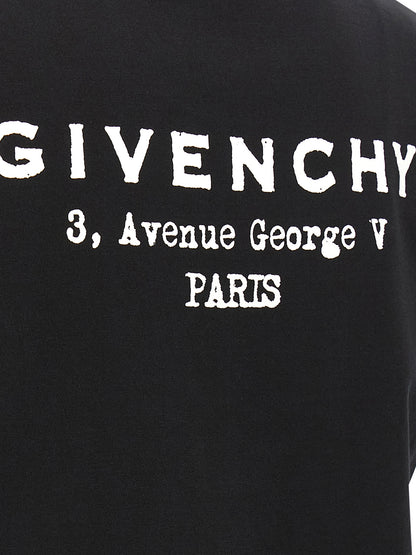 T-Shirt by Givenchy for women in cotton bicolour, black, white & print features an edgy silhouette, meticulously detailed with a sophisticated and for a truly edgy finish.