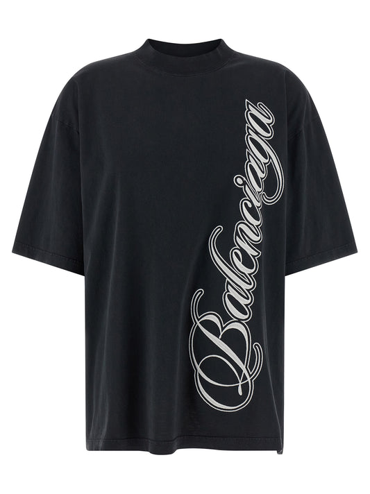 T-Shirt by Balenciaga for women in cotton black features an edgy silhouette, meticulously detailed with a sophisticated short-sleeve and for a truly edgy finish.