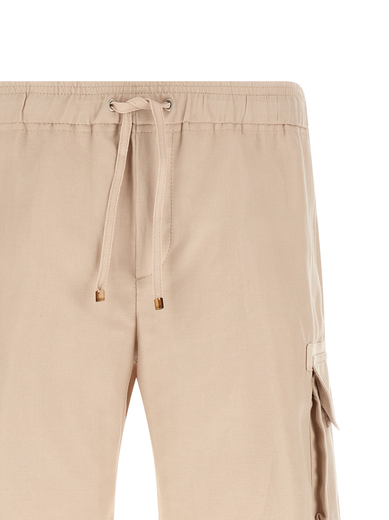 Bermuda Shorts by Brunello Cucinelli for men in linen cotton canvas beige features an nuanced silhouette, showcasing a nuanced with a short cut and for a sophisticated, premium finish.