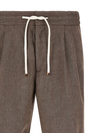Bermuda Shorts by Brunello Cucinelli for men in linen & virgin wool brown & chevron features an nuanced silhouette, showcasing a nuanced relaxed-fit with a short cut and for a sophisticated, premium finish.