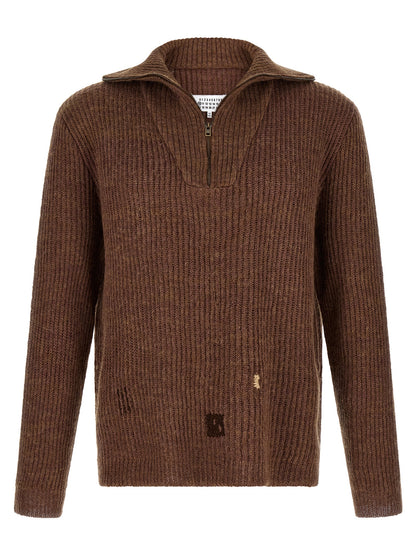 Cardigan by Maison Margiela for men in linen & wool brown showcases a luxurious silhouette, meticulously detailed with a sophisticated and for a refined finish.