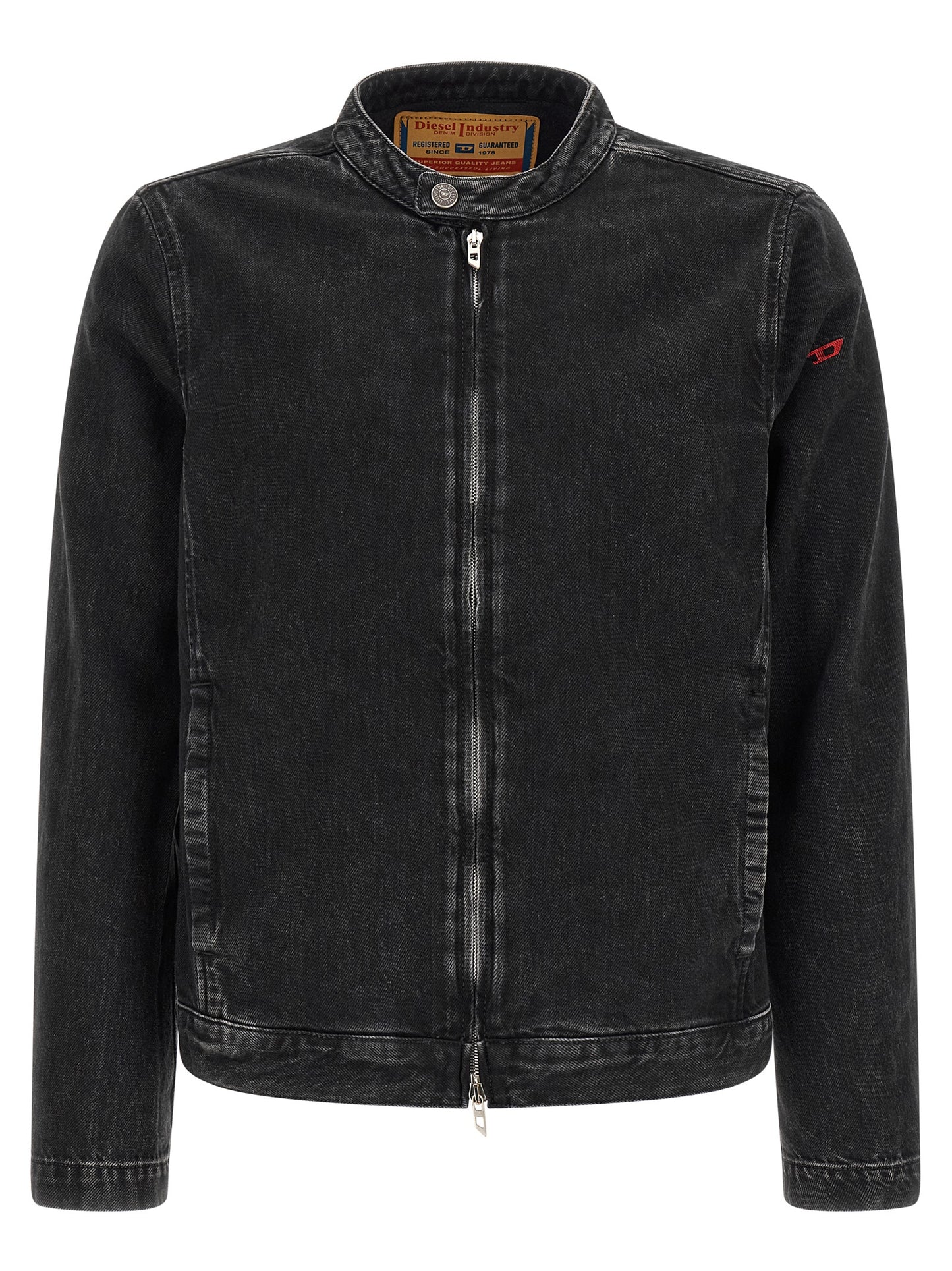 This Trucker Jacket by Diesel for men in lyocell & denim cotton black exhibits a edgy silhouette, meticulously detailed with functional pockets and a edgy for a edgy finish.