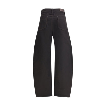 Casual Pants by Lemaire for women in cotton black presents a refined pantology silhouette, artfully defined by a refined pantology regular-fit, long, and a sophisticated high rise.