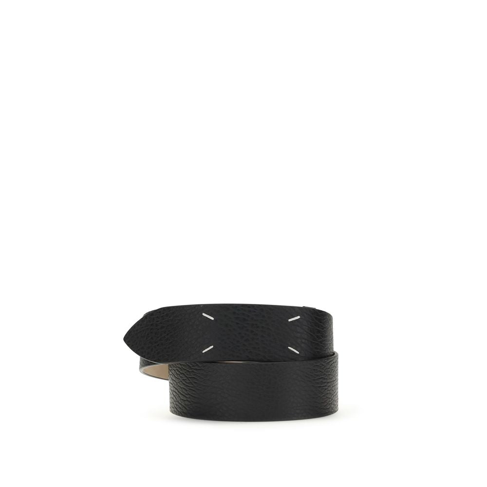 Belt by Maison Margiela for women in bos taurus calf leather black & signature presents a artisanal silhouette from the Bos Taurus Calf Leather Belt collection, showcasing an artisanal design and refined craftsmanship for a artisanal look.