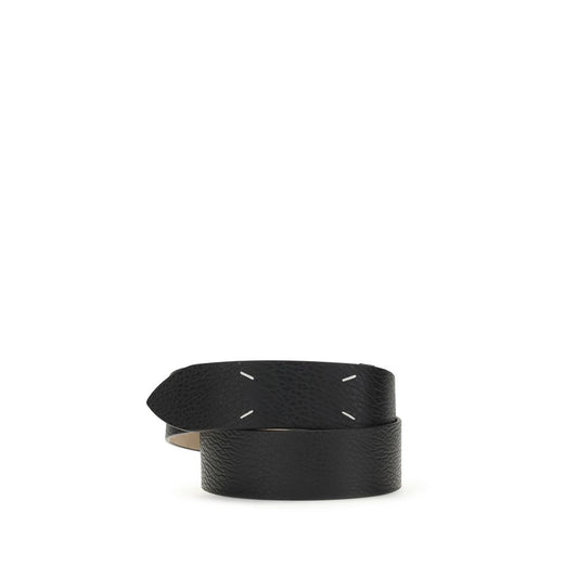 Belt by Maison Margiela for women in bos taurus calf leather black & signature presents a artisanal silhouette from the Bos Taurus Calf Leather Belt collection, showcasing an artisanal design and refined craftsmanship for a artisanal look.