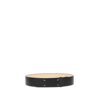 Belt by Maison Margiela for women in bos taurus calf leather black & signature features a versatile silhouette, artfully showcasing the versatile design of the Bos Taurus Calf Leather Belt for a sophisticated, premium finish.