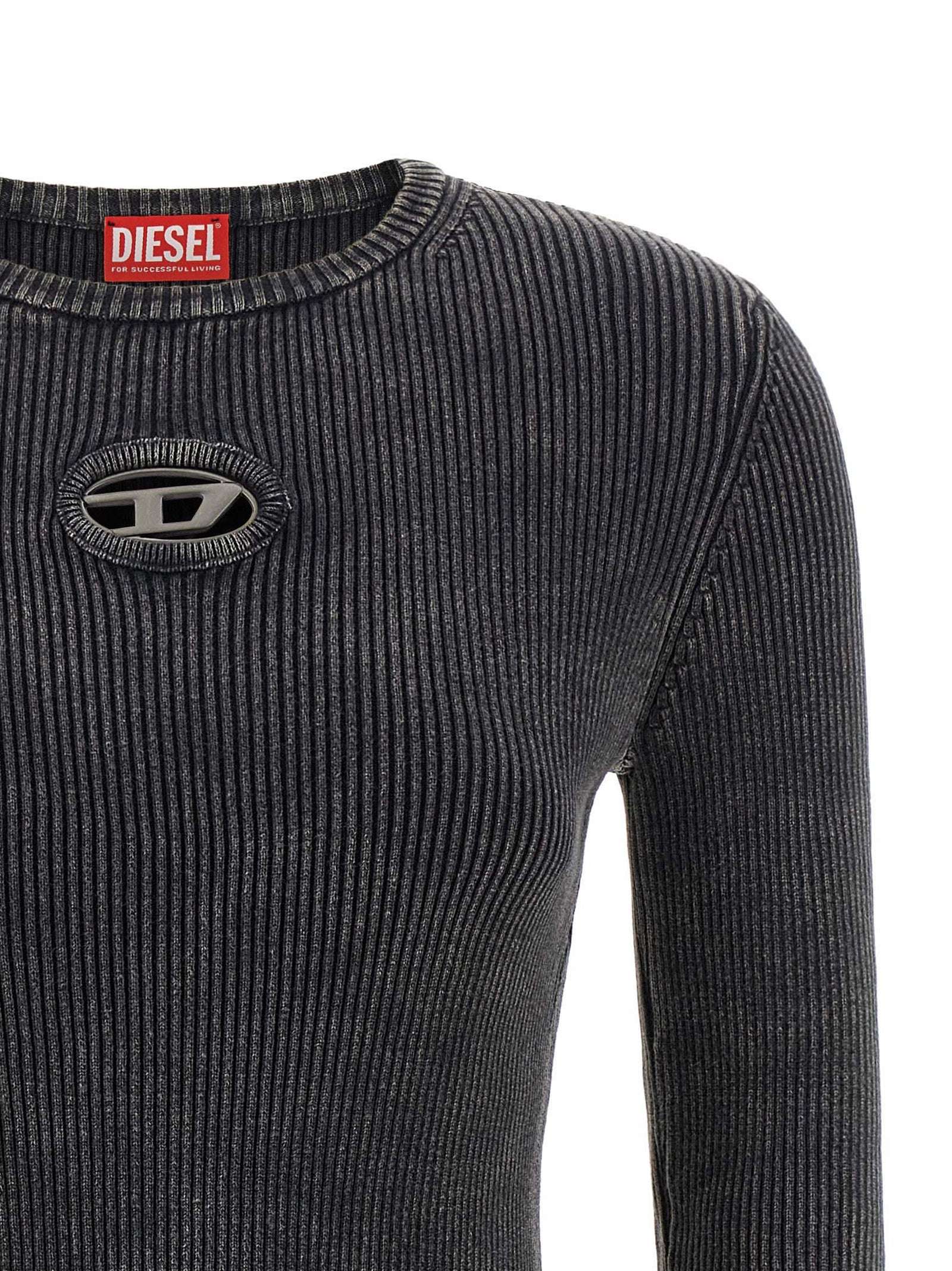 Dress by Diesel for women in cotton black features an eye catching silhouette with a sophisticated round neckline, elegant , and a refined short mini for a eye catching aesthetic.