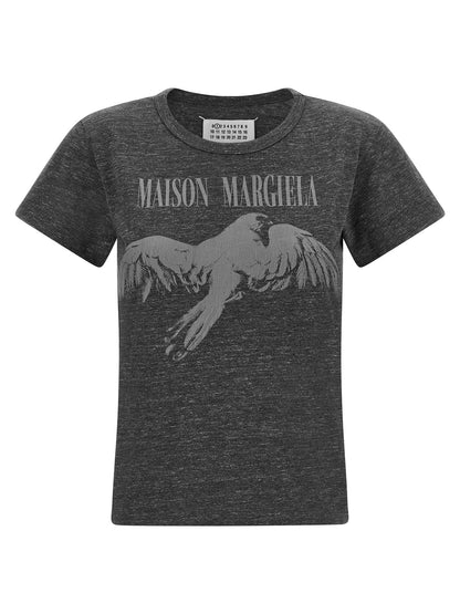 T-Shirt by Maison Margiela for women in cotton dark-gray, white & print features a plush silhouette, showcasing a sophisticated crew neckline and short-sleeve for a truly plush finish.