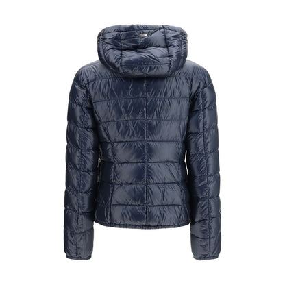 This Hooded Puffer Jacket by Herno for women in polyamide & goose-down blue & gold exhibits a edgy silhouette, meticulously detailed with functional pockets, hooded & insulated and a edgy hooded neckline for a edgy finish.