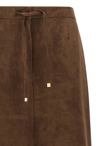 Skirt by S Max Mara for women in suede lamb leather brown & gold features an tailored silhouette, artfully capturing the essence of Women's Suede Lamb Leather Skirt in a sophisticated midi.