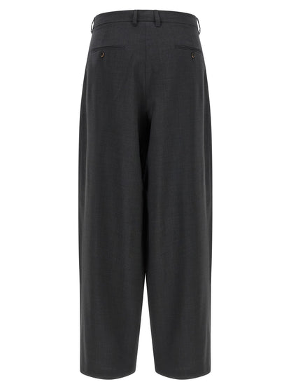 Trousers by S Max Mara for women in wool canvas gray features an on trend silhouette, showcasing a sophisticated with a long and high rise for an on trend finish.